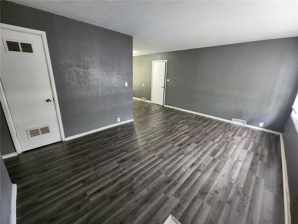 6906 E 113th Terrace — photo 2