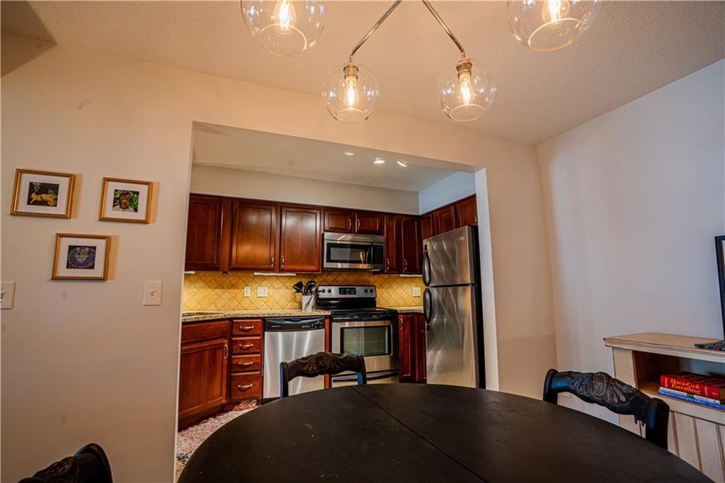 209 E 36th Street — photo 14