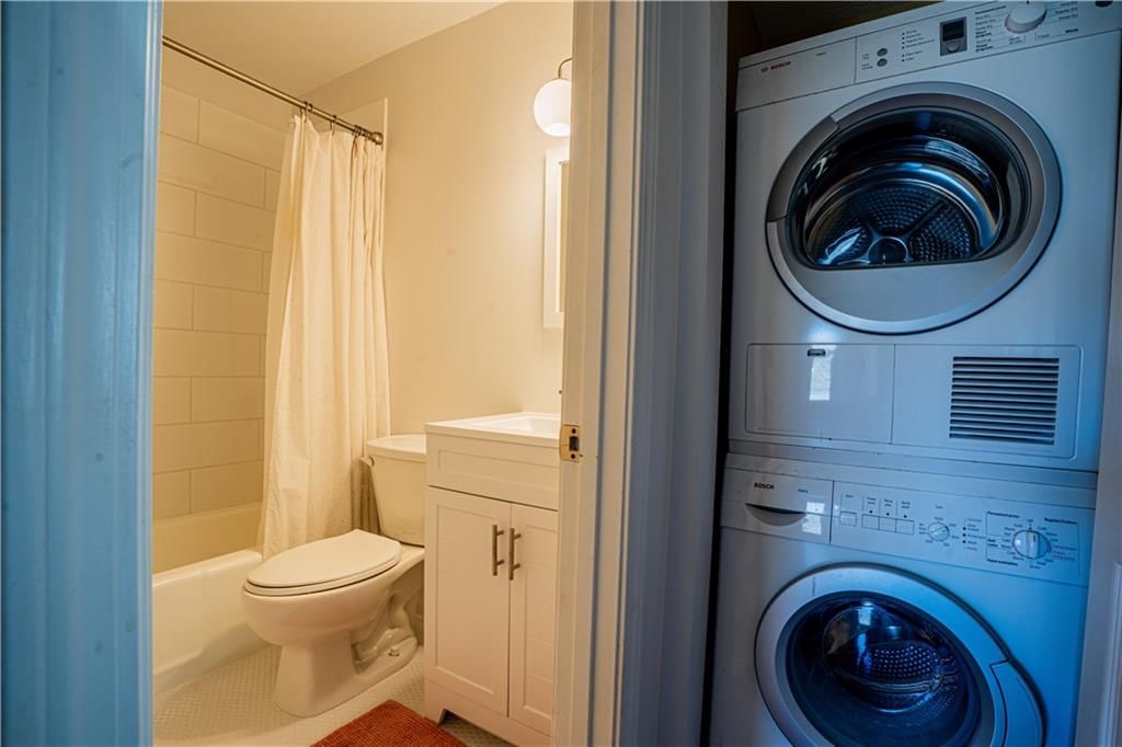 209 E 36th Street — photo 23