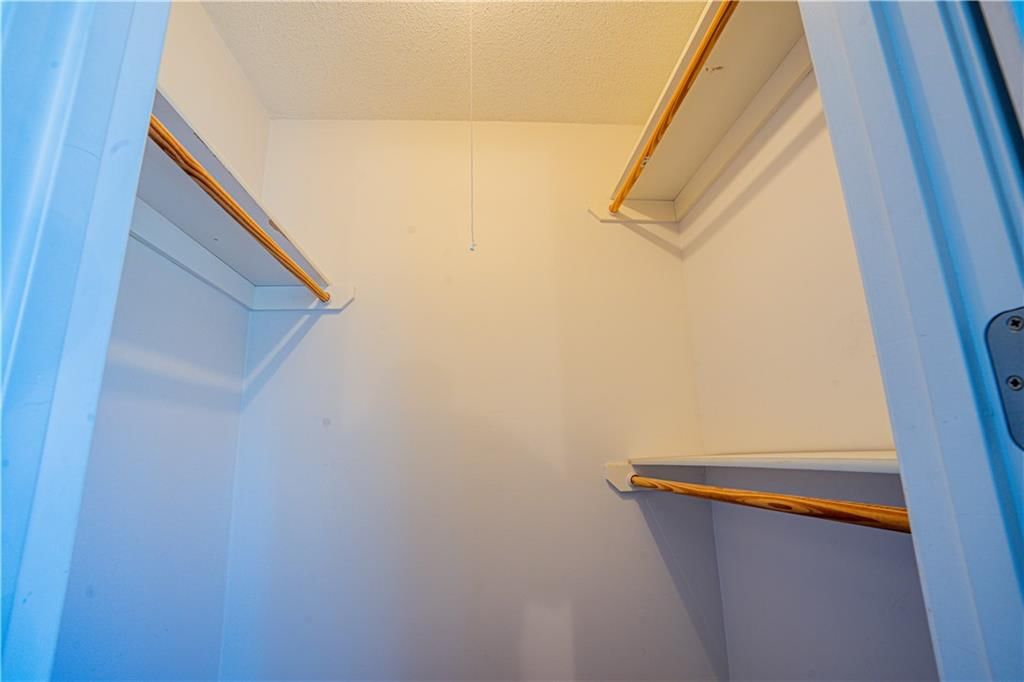 209 E 36th Street — photo 30