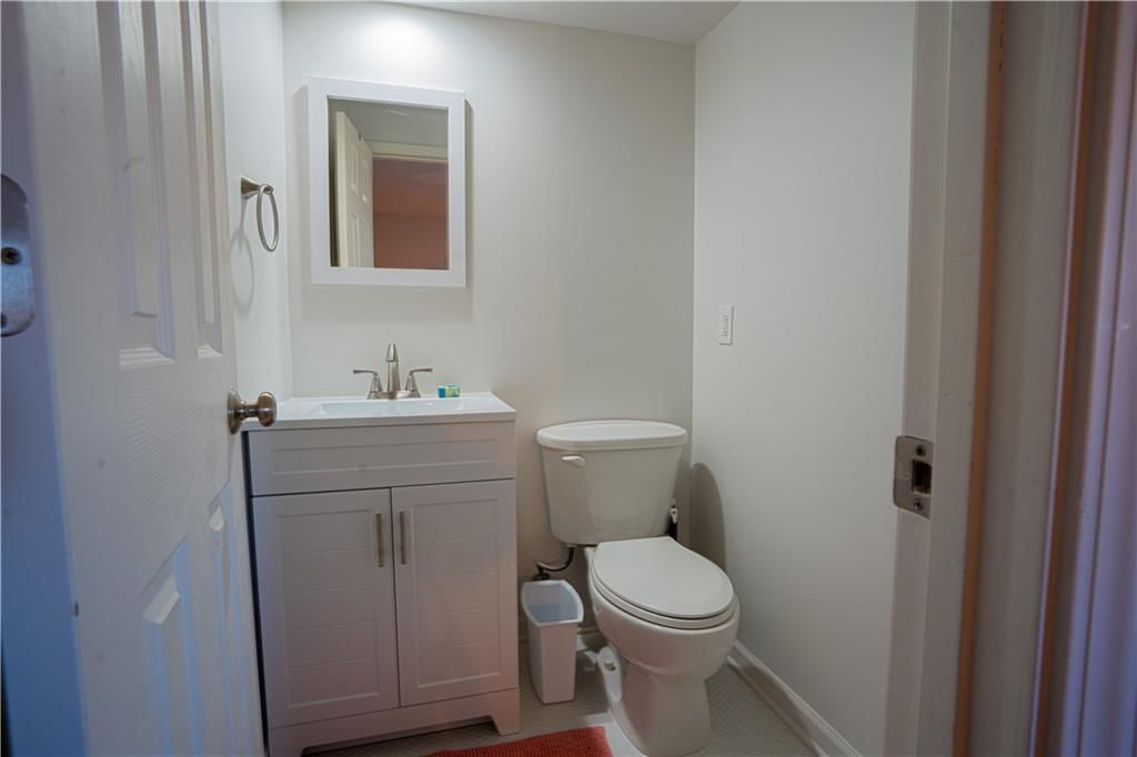 209 E 36th Street — photo 31