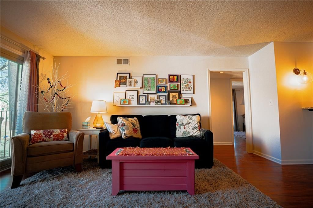 209 E 36th Street — photo 10