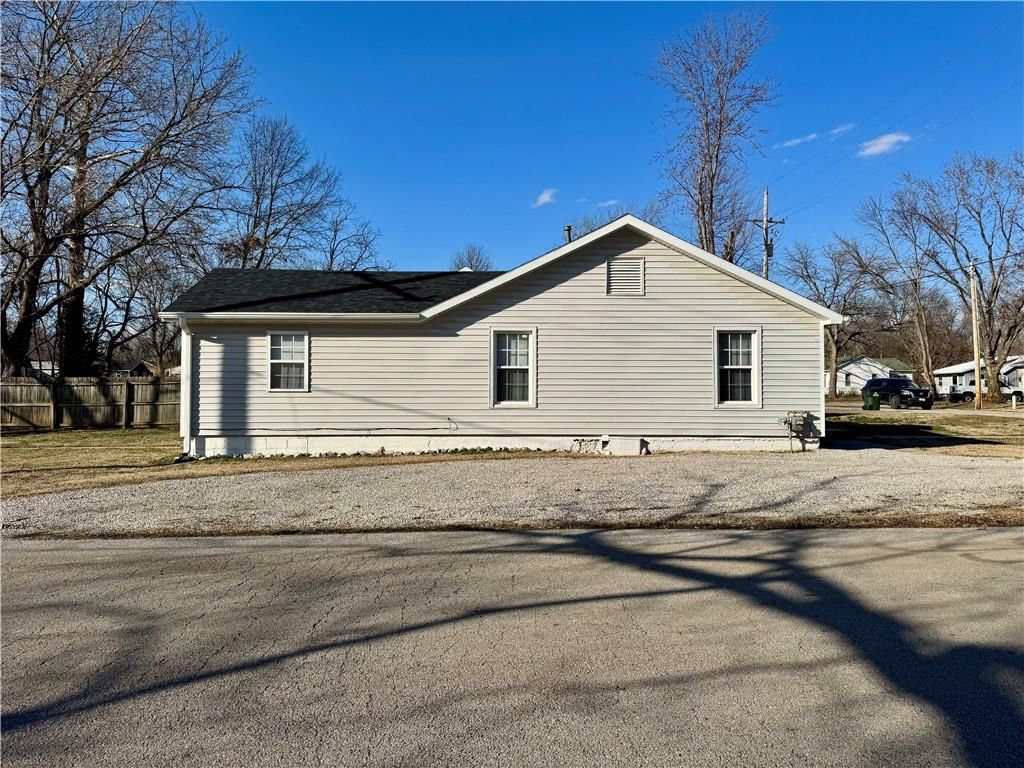 1403 N Main Street — photo 2