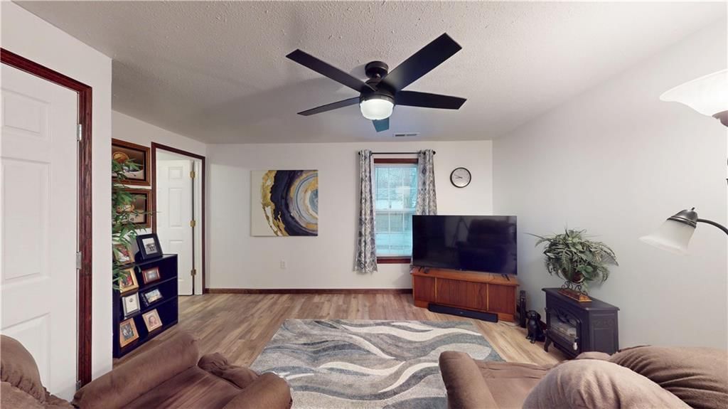 1403 N Main Street — photo 11