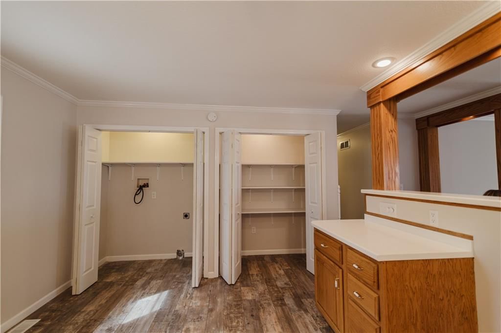 103 E Atchison Street — photo 23