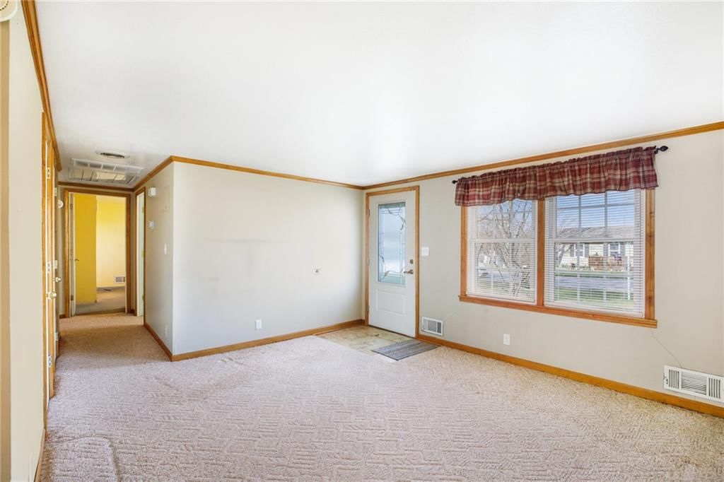 323 Woods Avenue — photo 8