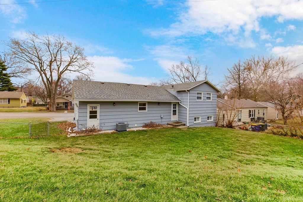 5338 Lamar Avenue — photo 27