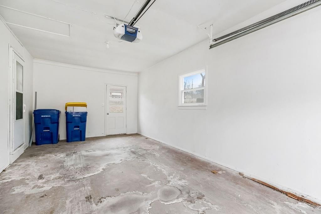 5338 Lamar Avenue — photo 30