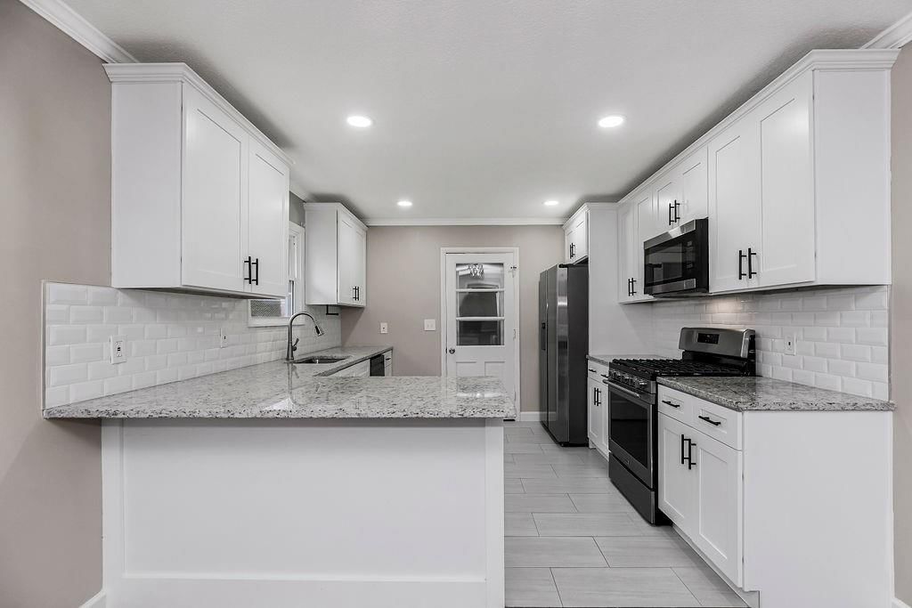5338 Lamar Avenue — photo 8