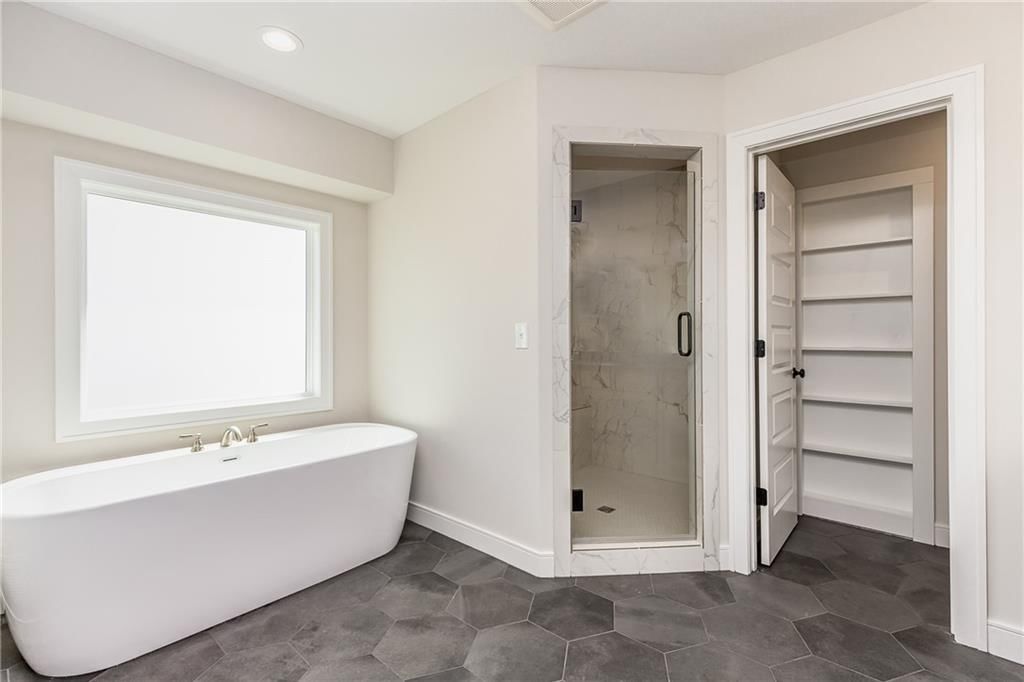 18517 Howe Drive — photo 37