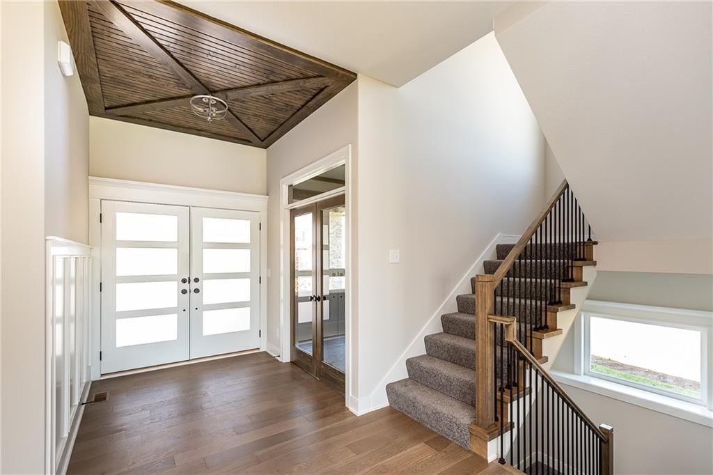18517 Howe Drive — photo 9