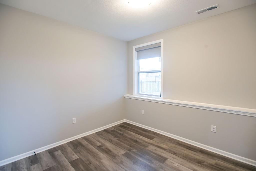 1249 Rich Boulevard — photo 33
