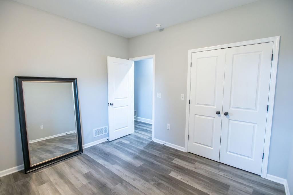 1249 Rich Boulevard — photo 34