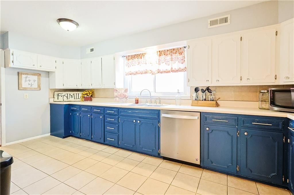 2912 S 29th Street — photo 11