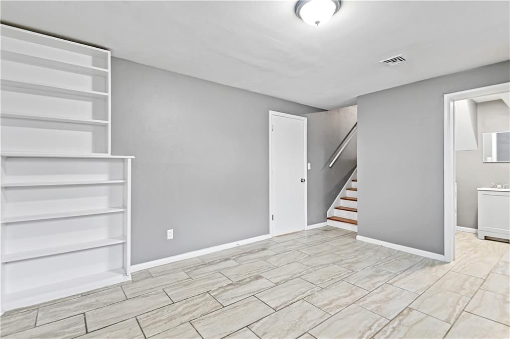 1614 Lee Lane — photo 15