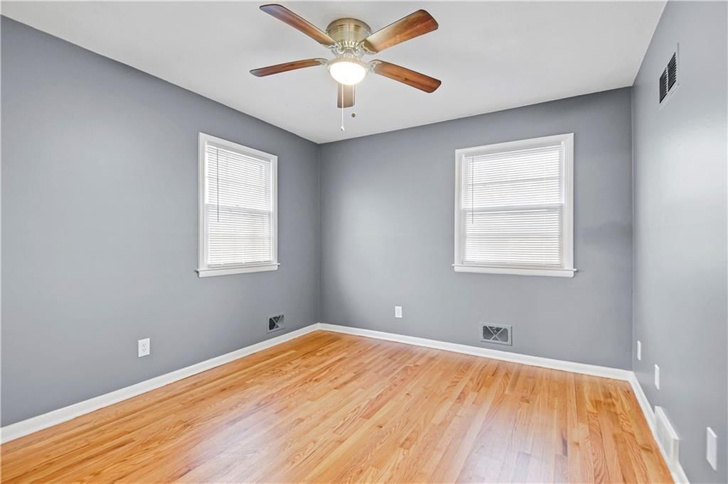 1614 Lee Lane — photo 10