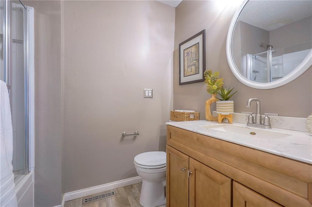2115 CHESTER Avenue — photo 14