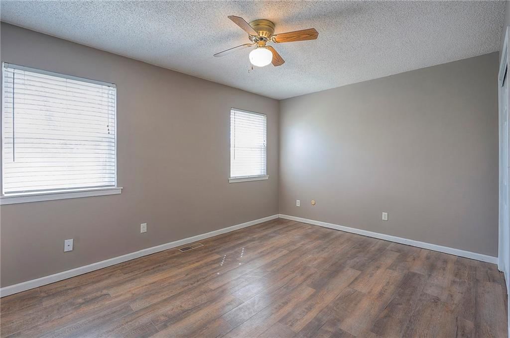 2115 CHESTER Avenue — photo 17