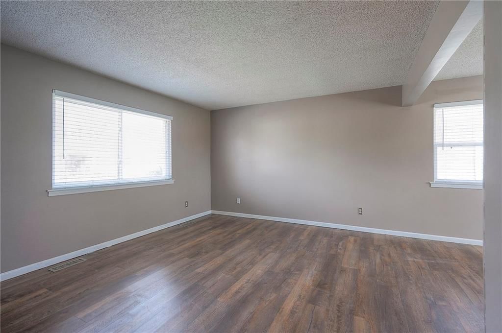 2115 CHESTER Avenue — photo 3