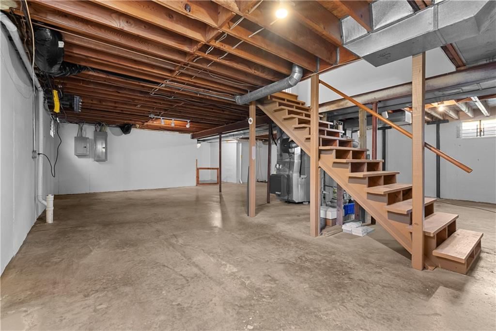 2516 NW Bent Tree Circle — photo 33