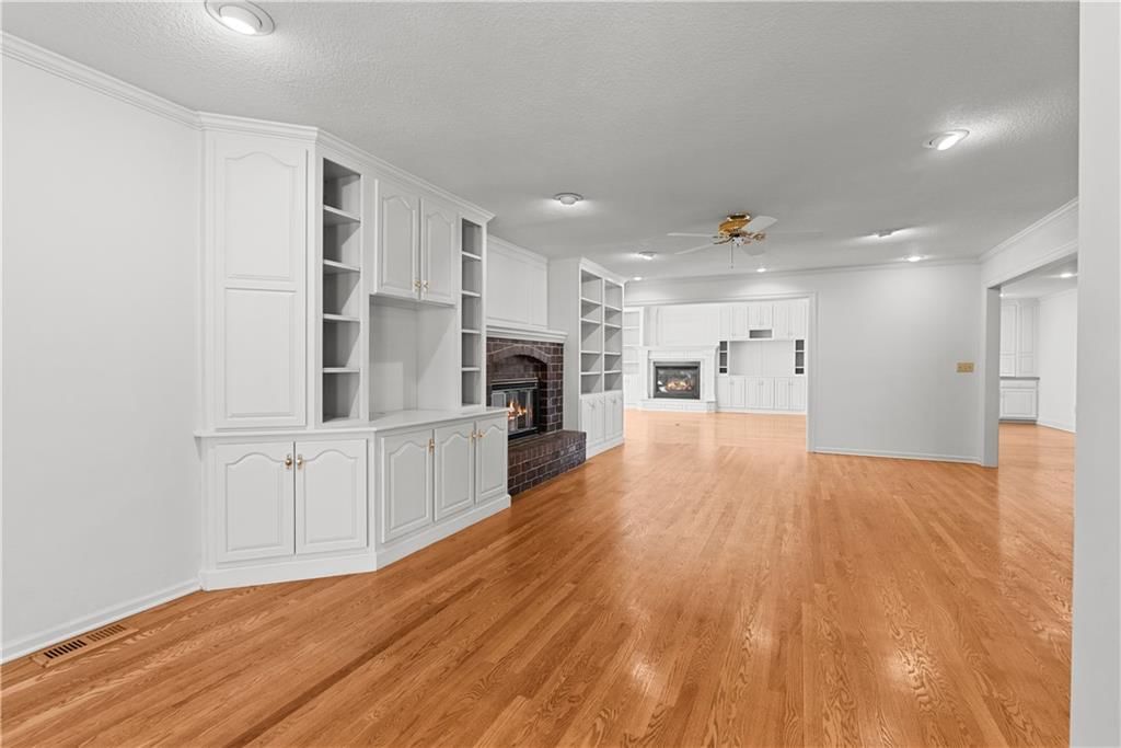 2516 NW Bent Tree Circle — photo 8