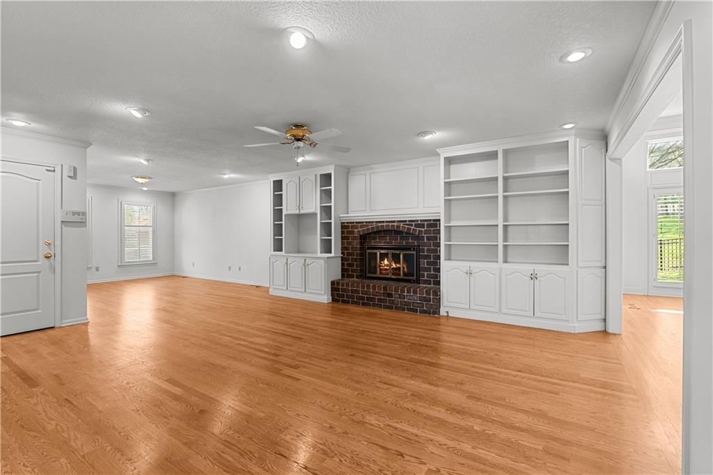 2516 NW Bent Tree Circle — photo 9