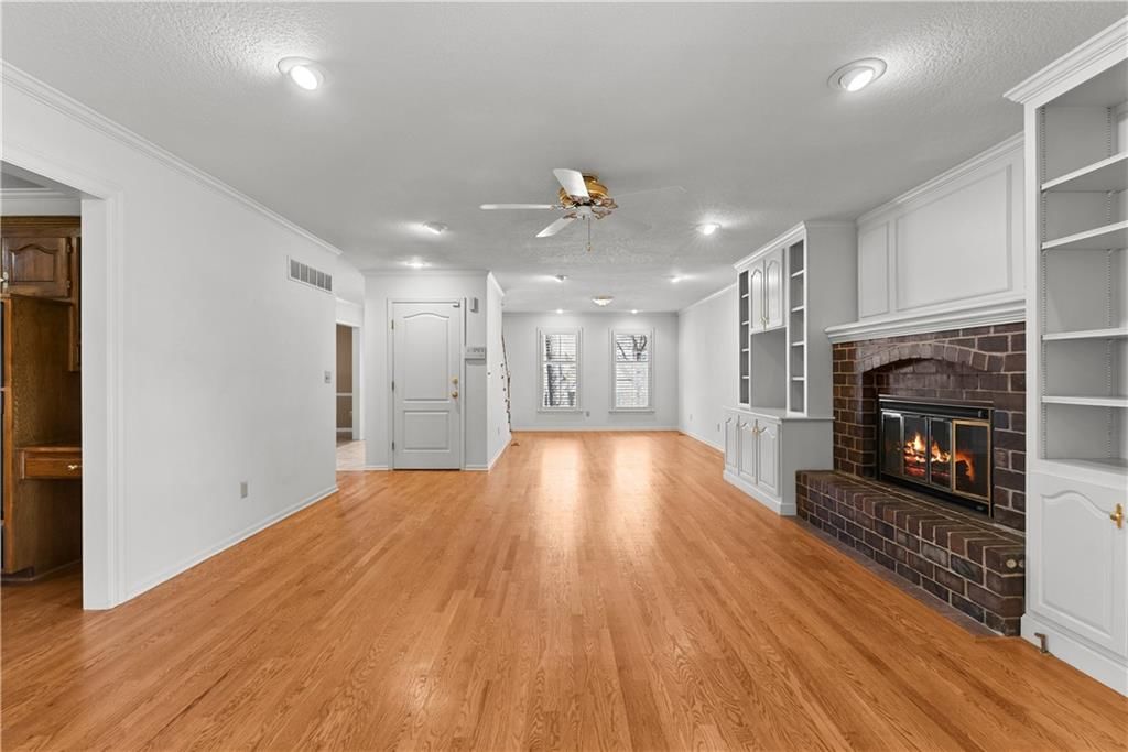 2516 NW Bent Tree Circle — photo 10