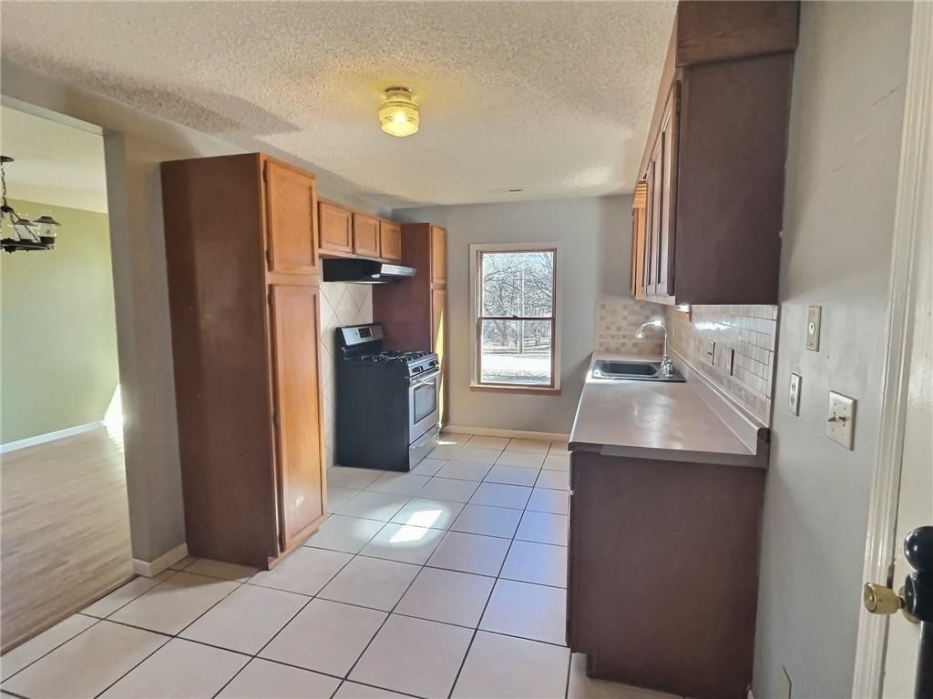 8600 Evanston Avenue — photo 11