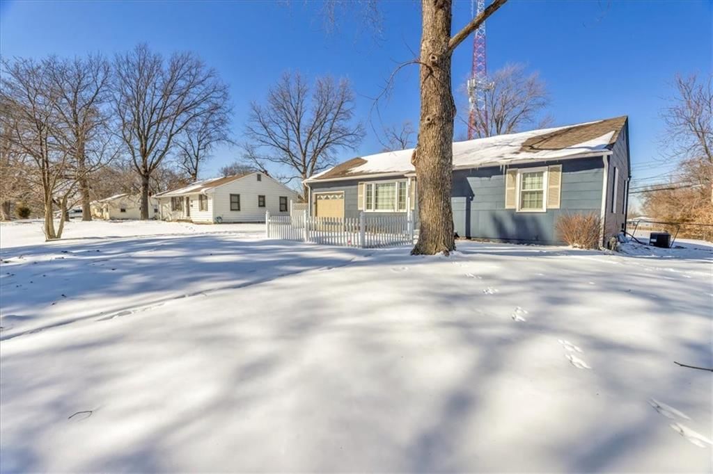 1202 NE 67th Place — photo 3