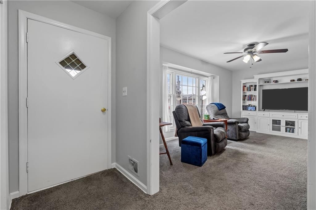 8511 Oxford Avenue — photo 4