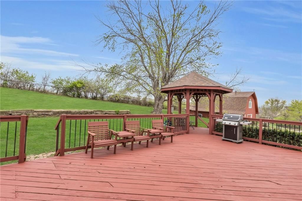 421 Overland Drive — photo 32