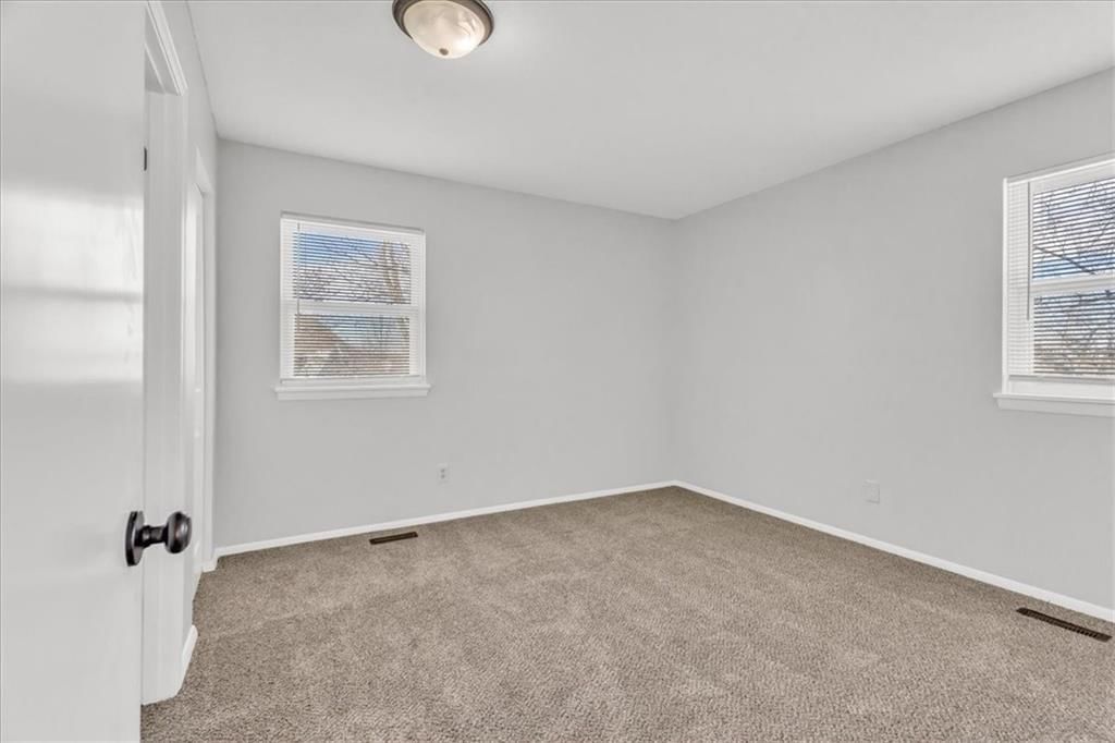 17000 York Avenue — photo 15