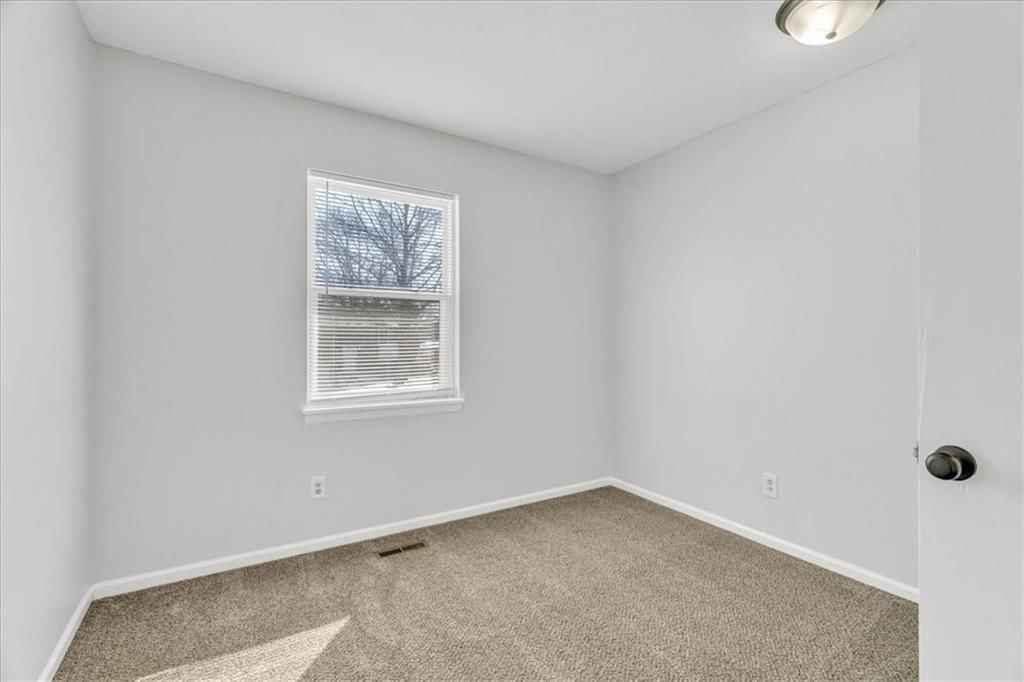 17000 York Avenue — photo 18