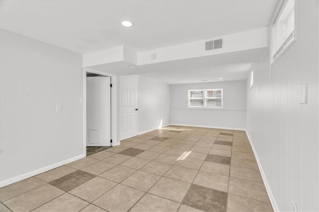 17000 York Avenue — photo 21