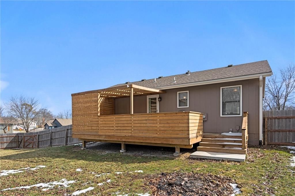1415 Andrew Street — photo 25