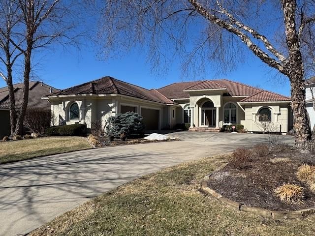 716 NE Seabrook Circle — photo 9