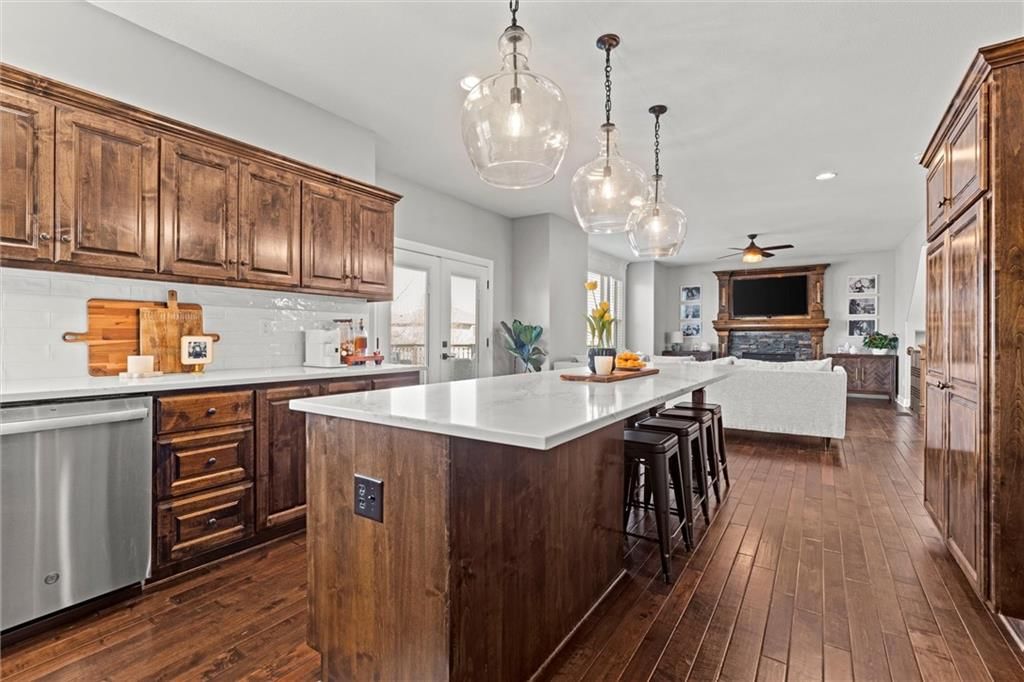 630 N Laurel Street — photo 11