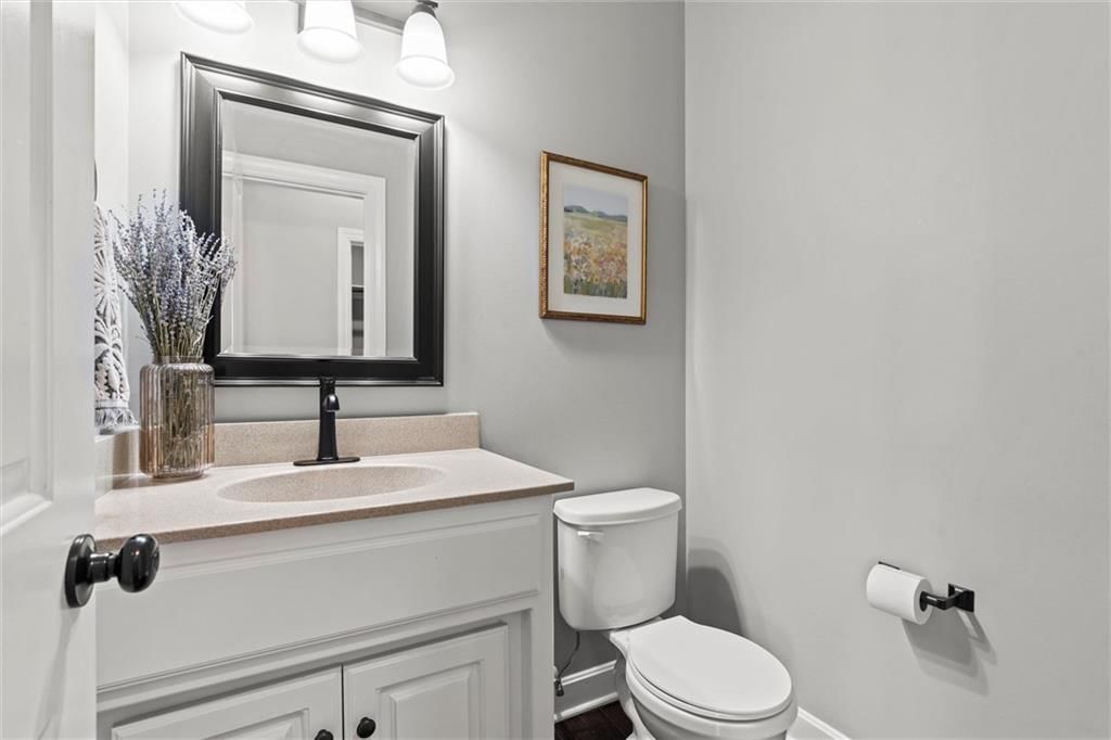 630 N Laurel Street — photo 15