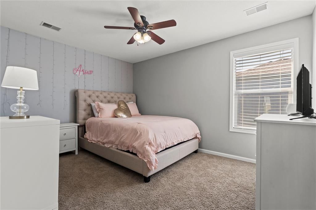 630 N Laurel Street — photo 21