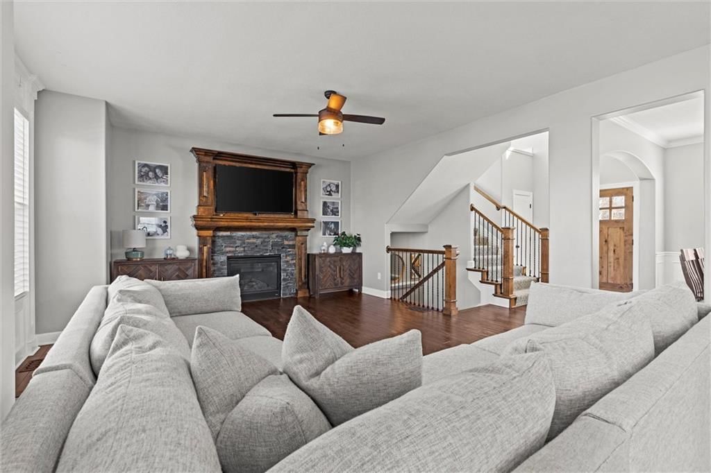 630 N Laurel Street — photo 5