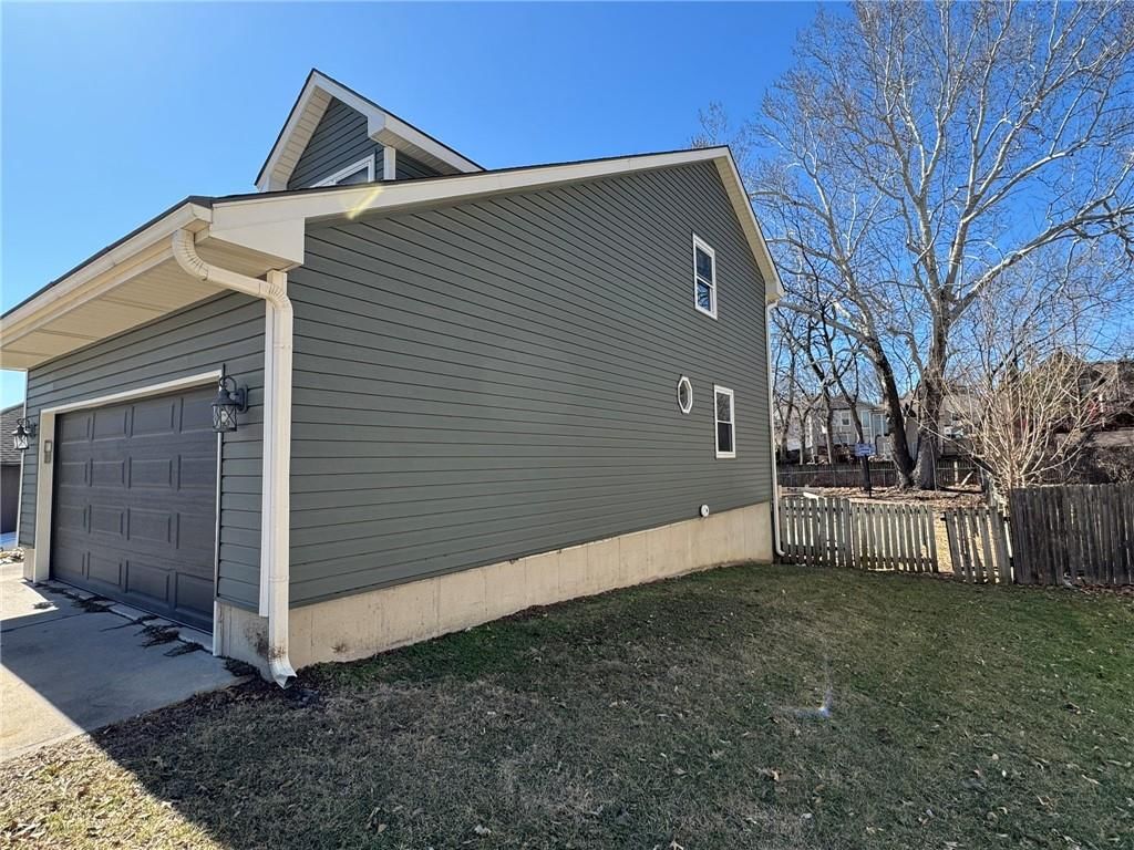 3308 Bryn Mawr Drive — photo 2
