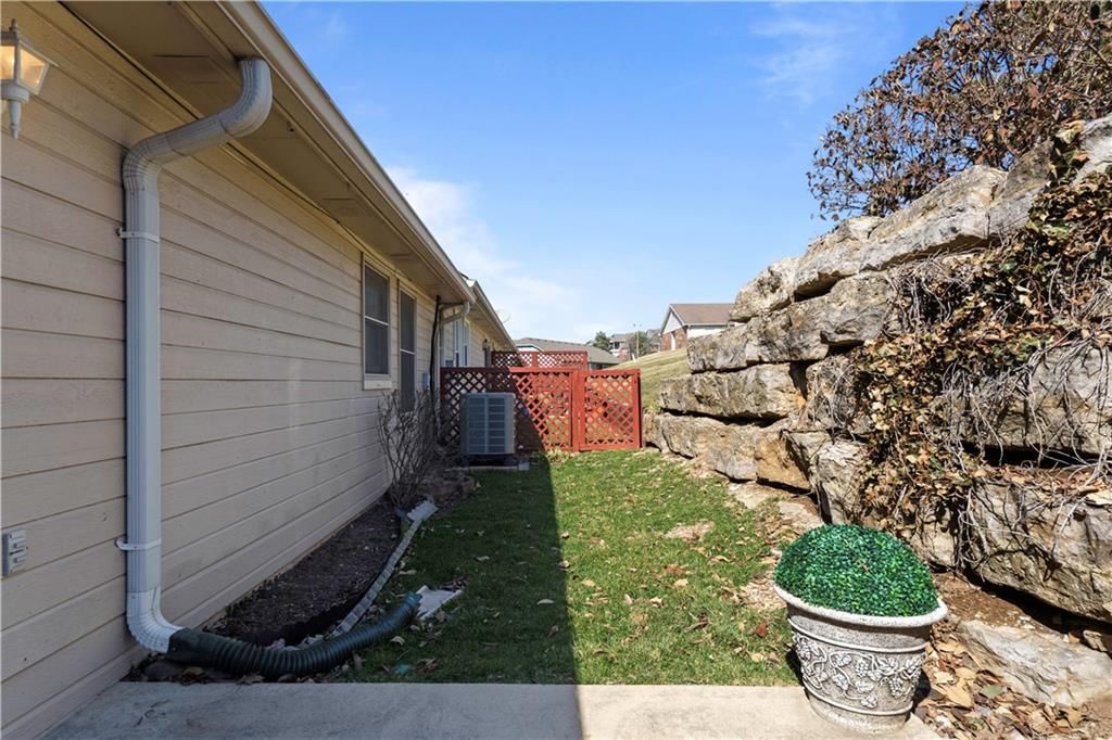 703 N Somerset Terrace — photo 20