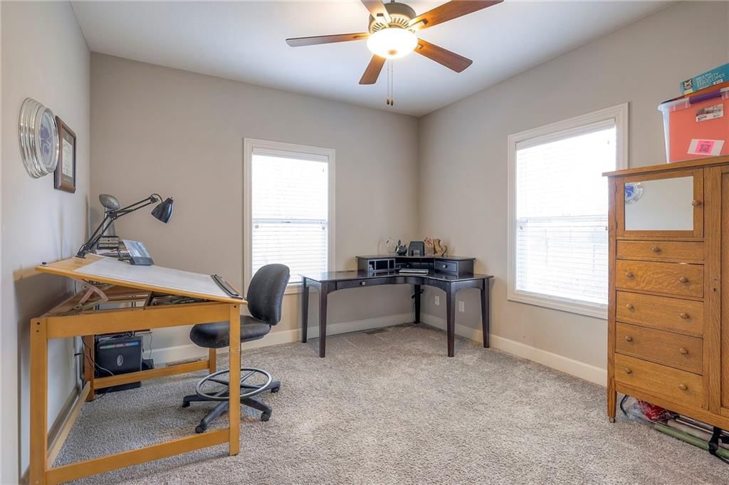 15922 W 163rd Terrace — photo 32