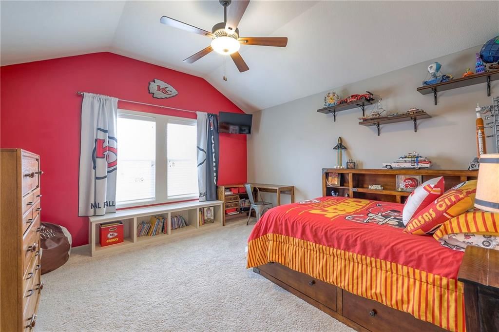 15922 W 163rd Terrace — photo 36