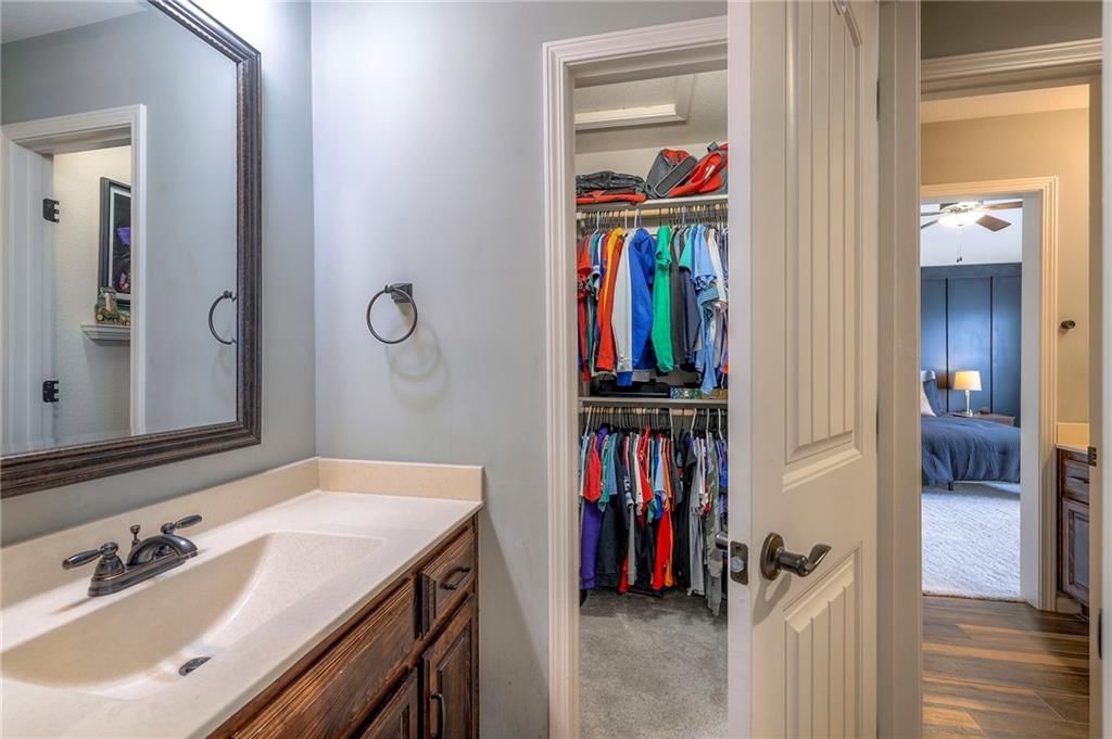 15922 W 163rd Terrace — photo 38
