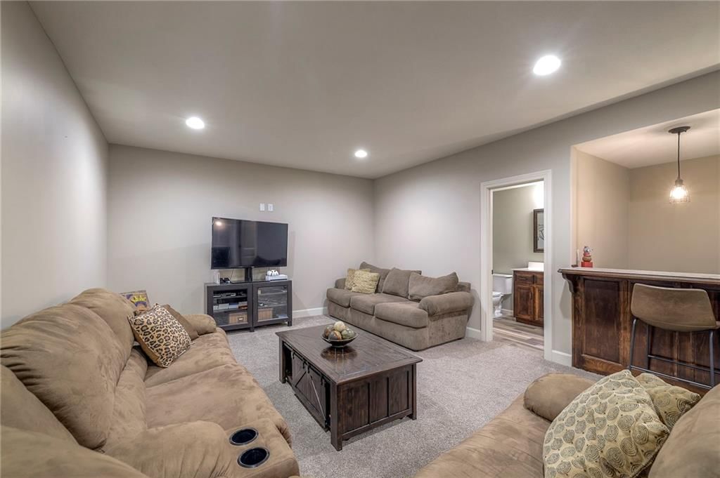 15922 W 163rd Terrace — photo 63