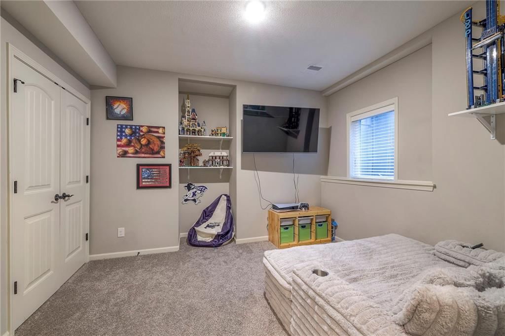 15922 W 163rd Terrace — photo 68