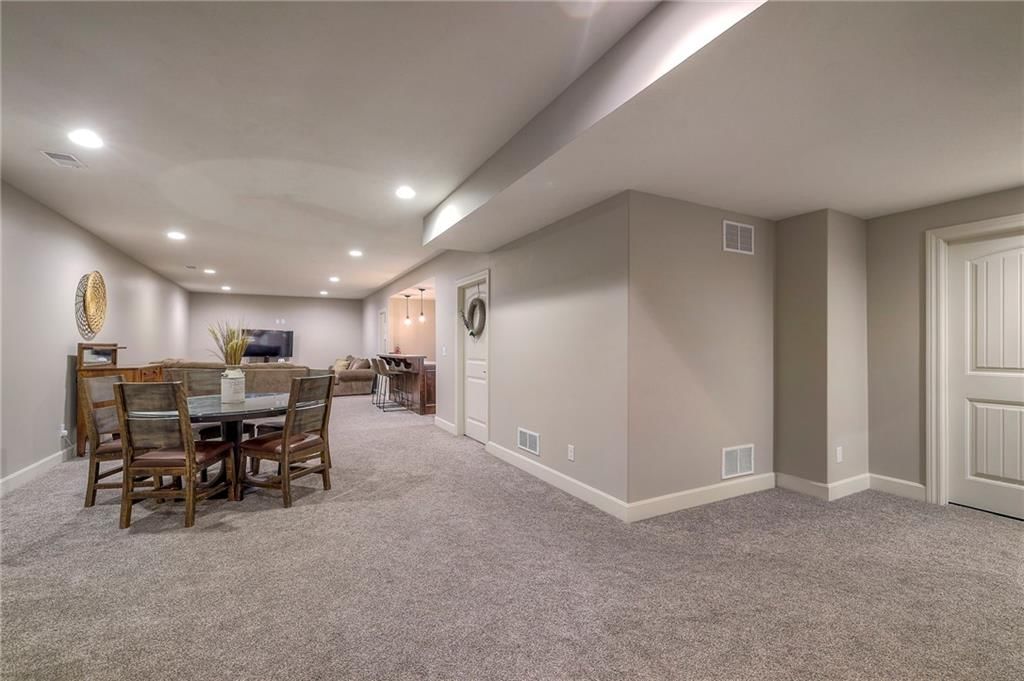 15922 W 163rd Terrace — photo 69