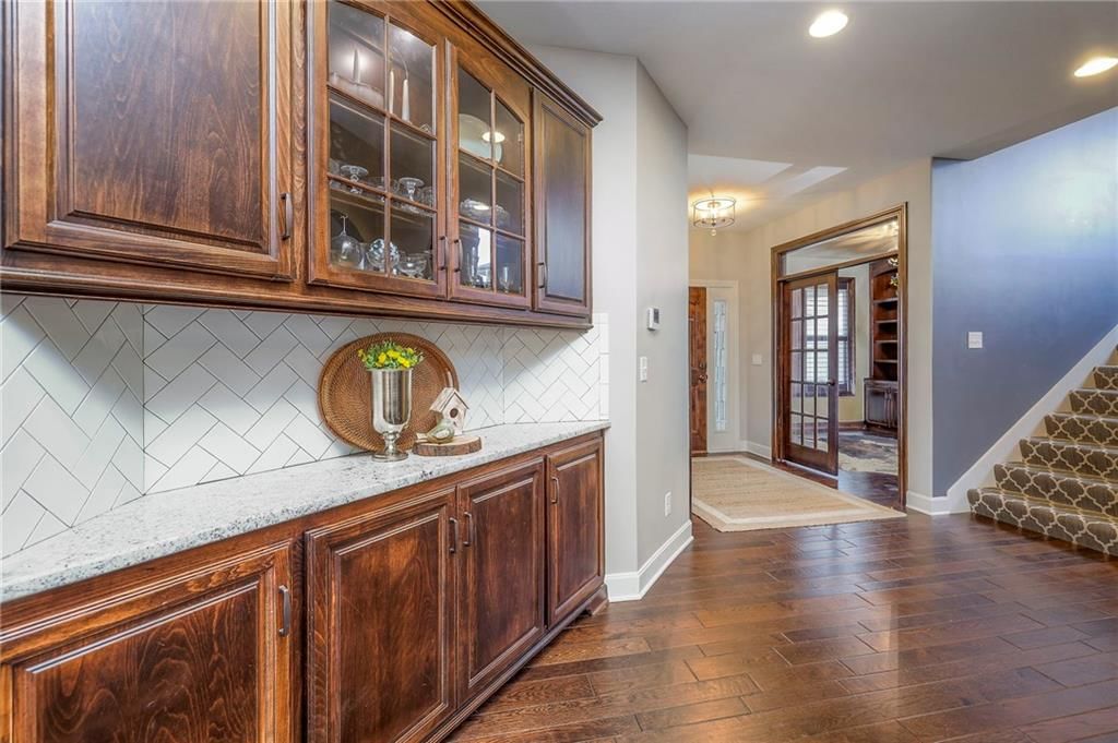 15922 W 163rd Terrace — photo 8