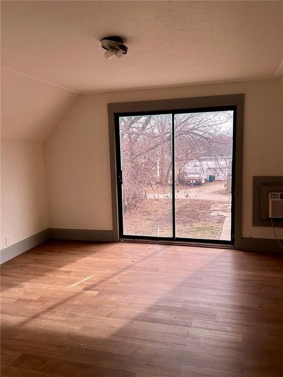 2530 Crawford Avenue — photo 20